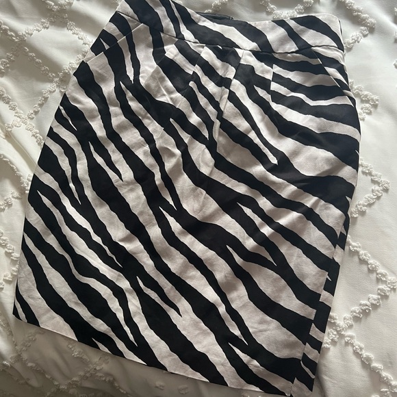 Banana republic skirt - Picture 2 of 4